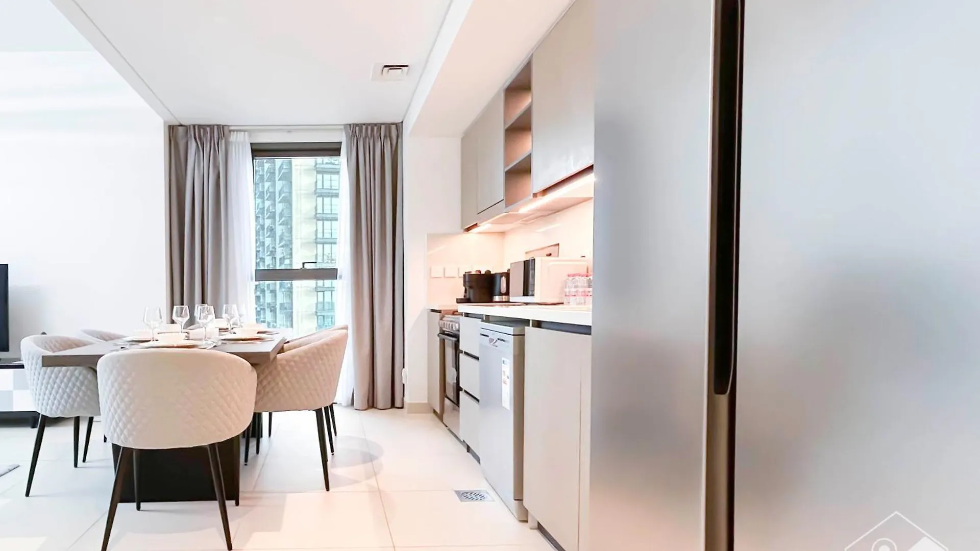 Stunning Burj Crown 2Bedroom With Balcony & View Dubai